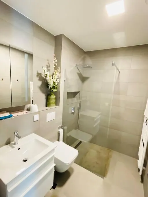 Luxury Green Flat In Center With Parking & Terrace Luxembourg